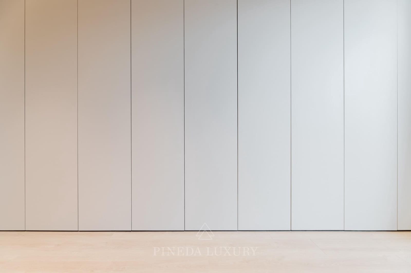 3 bedroom Flat for sale in Valencia city - € 1,350,000 (Ref: 9619222)