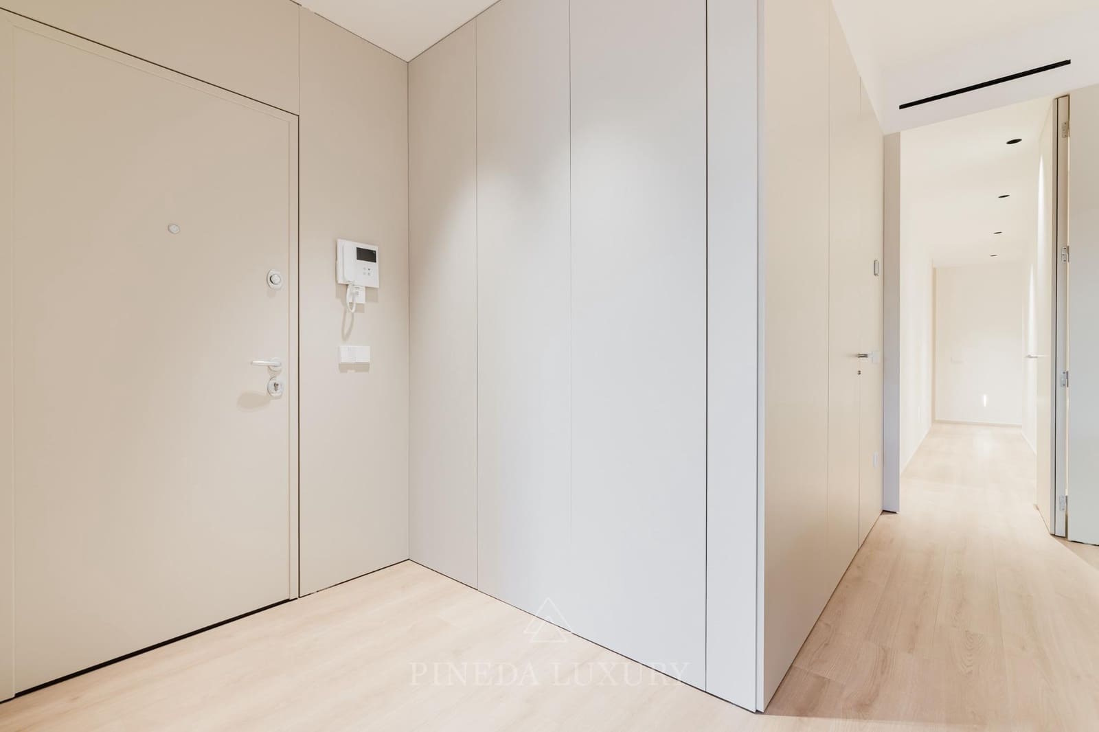 3 soveværelse Lejlighed til salg i Valencia by - € 1.350.000 (Ref: 9619222)