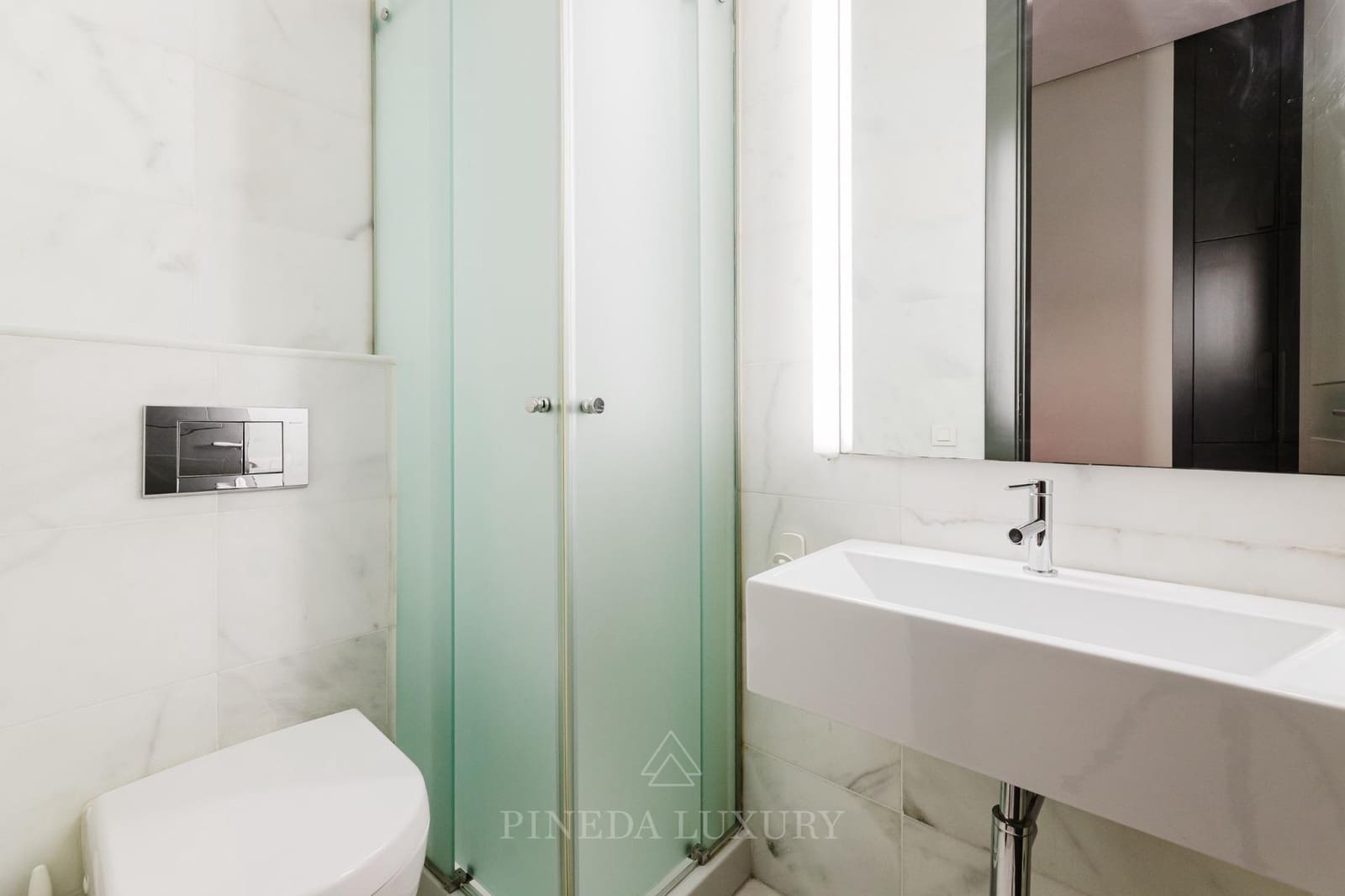 5 bedroom Flat for sale in Valencia city with garage - € 2,575,000 (Ref: 9625556)