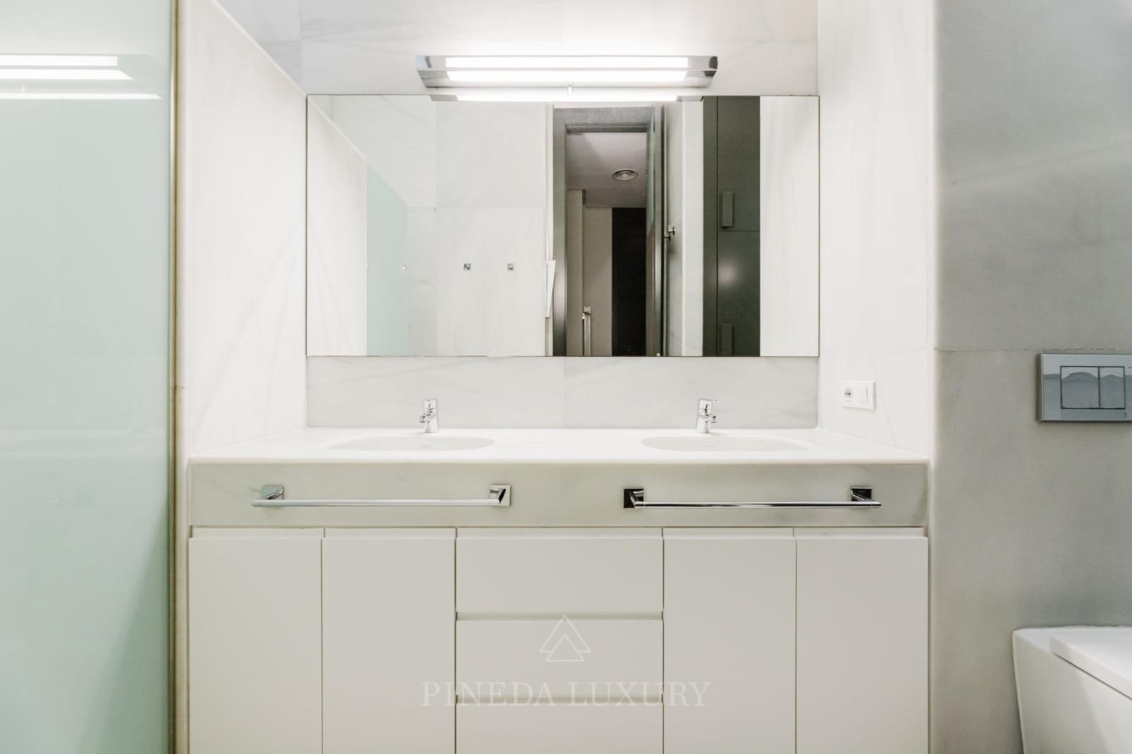 5 bedroom Flat for sale in Valencia city with garage - € 2,575,000 (Ref: 9625556)