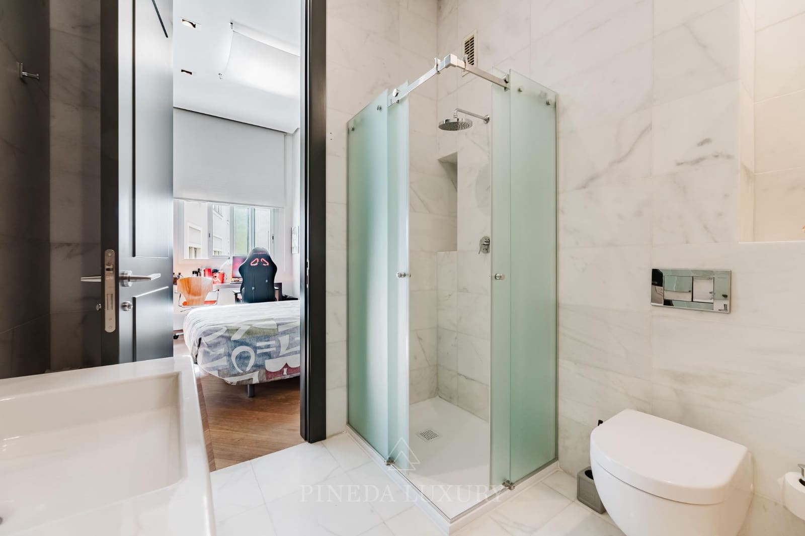 5 bedroom Flat for sale in Valencia city with garage - € 2,575,000 (Ref: 9625556)