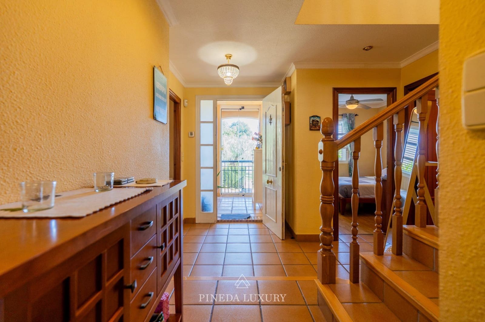 4 soveværelse Villa til salg i Pucol med swimmingpool garage - € 550.000 (Ref: 9732115)