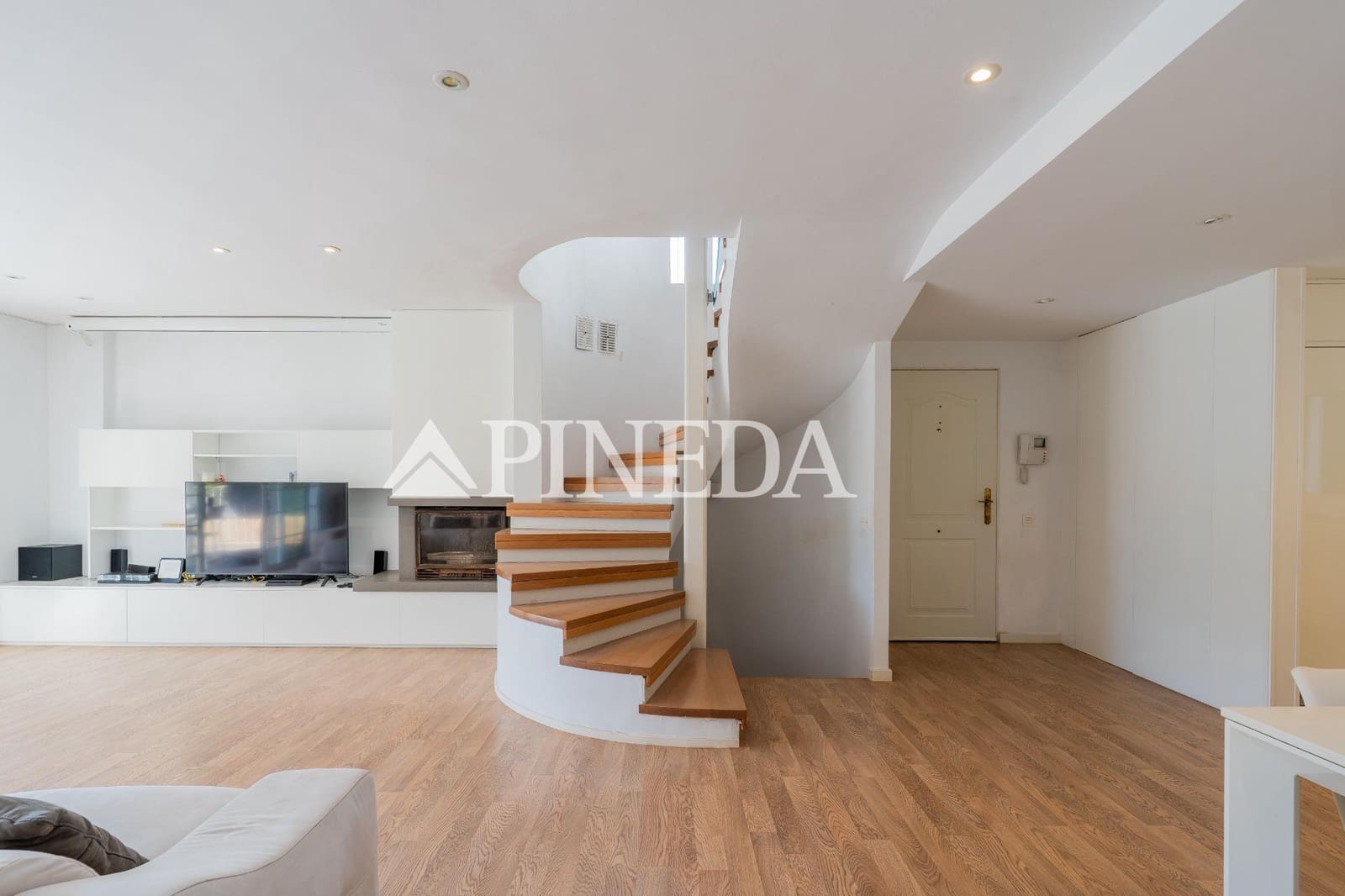 4 bedroom Villa for sale in Pucol with pool - € 849,000 (Ref: 9799244)