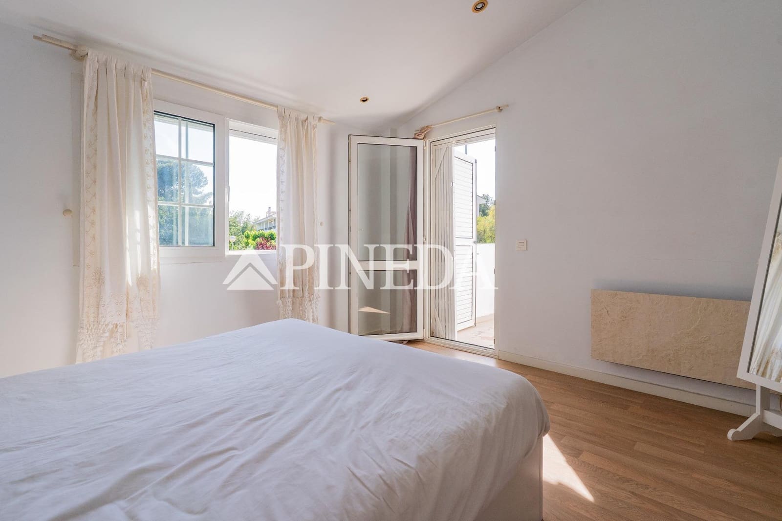 4 bedroom Villa for sale in Pucol with pool - € 849,000 (Ref: 9799244)