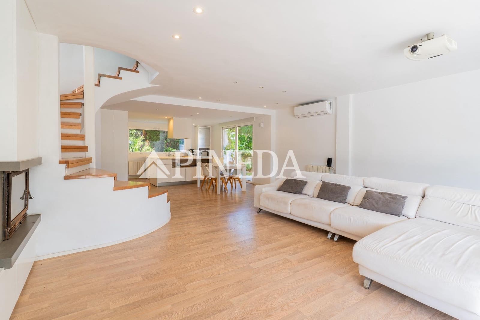 4 bedroom Villa for sale in Pucol with pool - € 849,000 (Ref: 9799244)