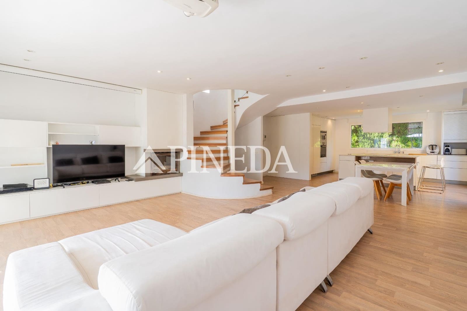 4 bedroom Villa for sale in Pucol with pool - € 849,000 (Ref: 9799244)