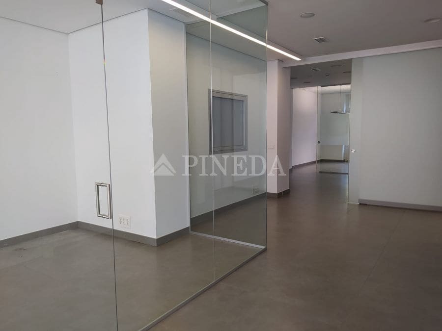 Oficina de 4 habitaciones en València ciudad en alquiler - 1.900 € (Ref: 9806466)