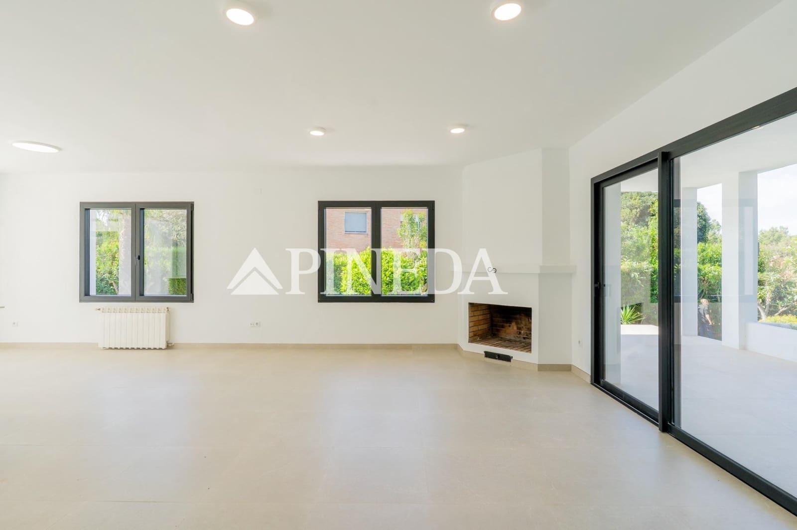 5 Zimmer Villa zu verkaufen in Pucol mit Pool - 1.250.000 € (Ref: 9829088)