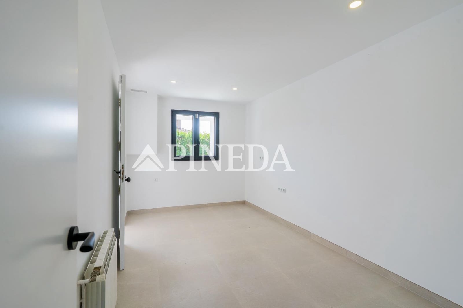 5 Zimmer Villa zu verkaufen in Pucol mit Pool - 1.250.000 € (Ref: 9829088)