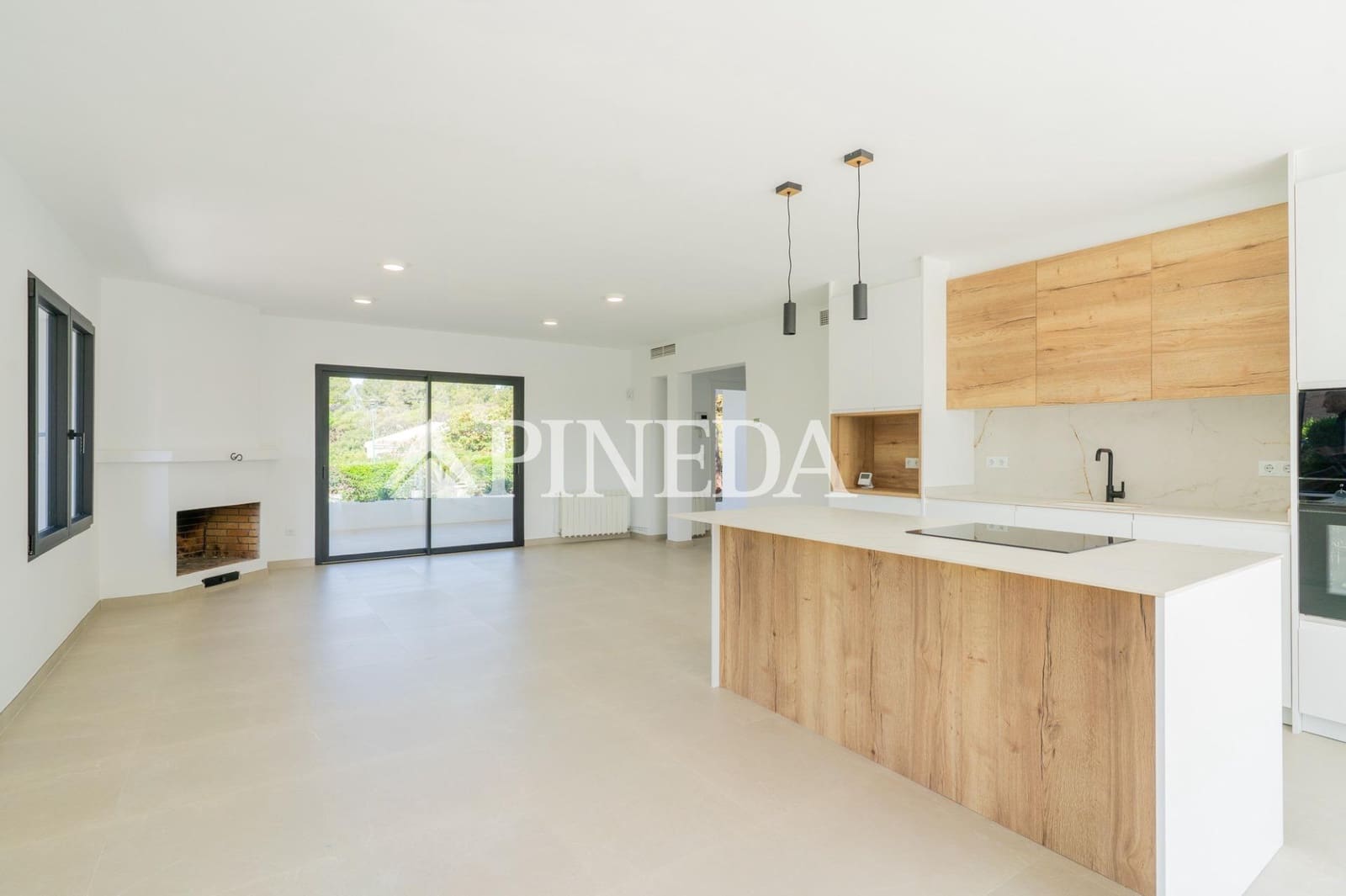 5 Zimmer Villa zu verkaufen in Pucol mit Pool - 1.250.000 € (Ref: 9829088)