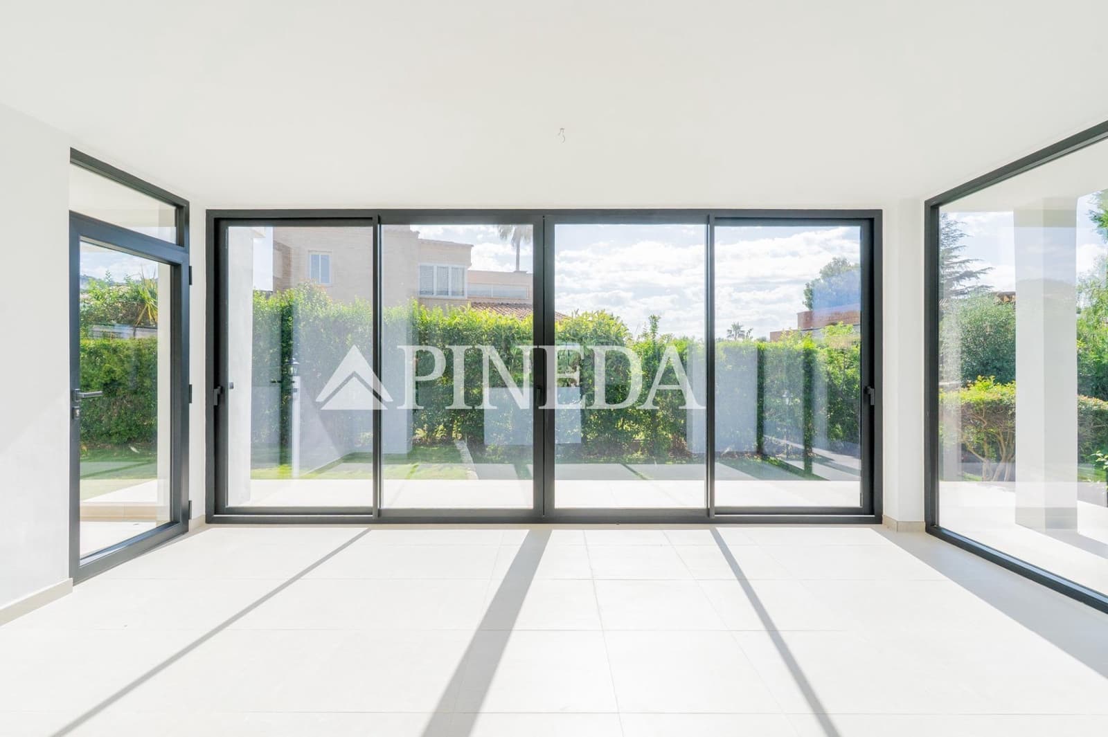 5 Zimmer Villa zu verkaufen in Pucol mit Pool - 1.250.000 € (Ref: 9829088)