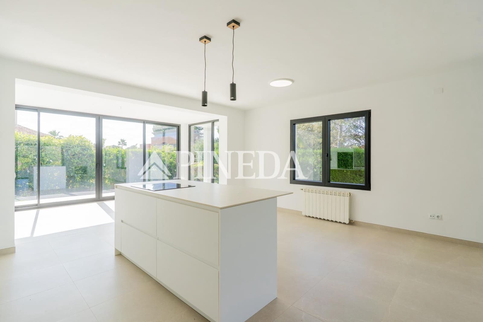 5 Zimmer Villa zu verkaufen in Pucol mit Pool - 1.250.000 € (Ref: 9829088)