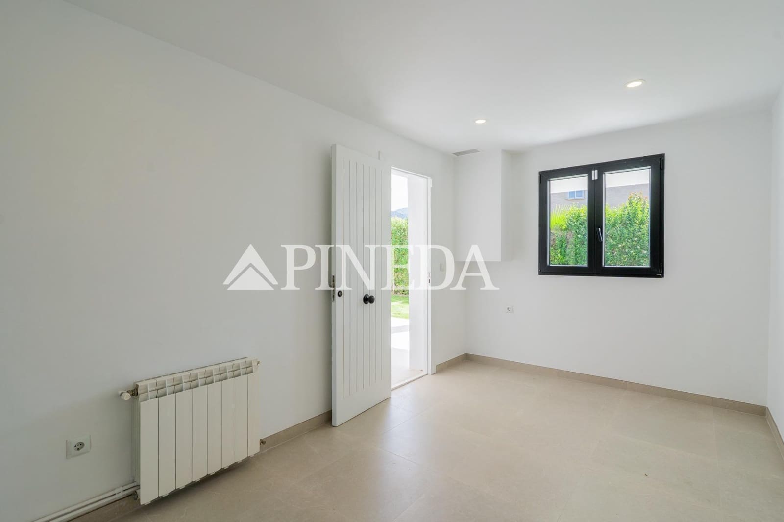 5 Zimmer Villa zu verkaufen in Pucol mit Pool - 1.250.000 € (Ref: 9829088)