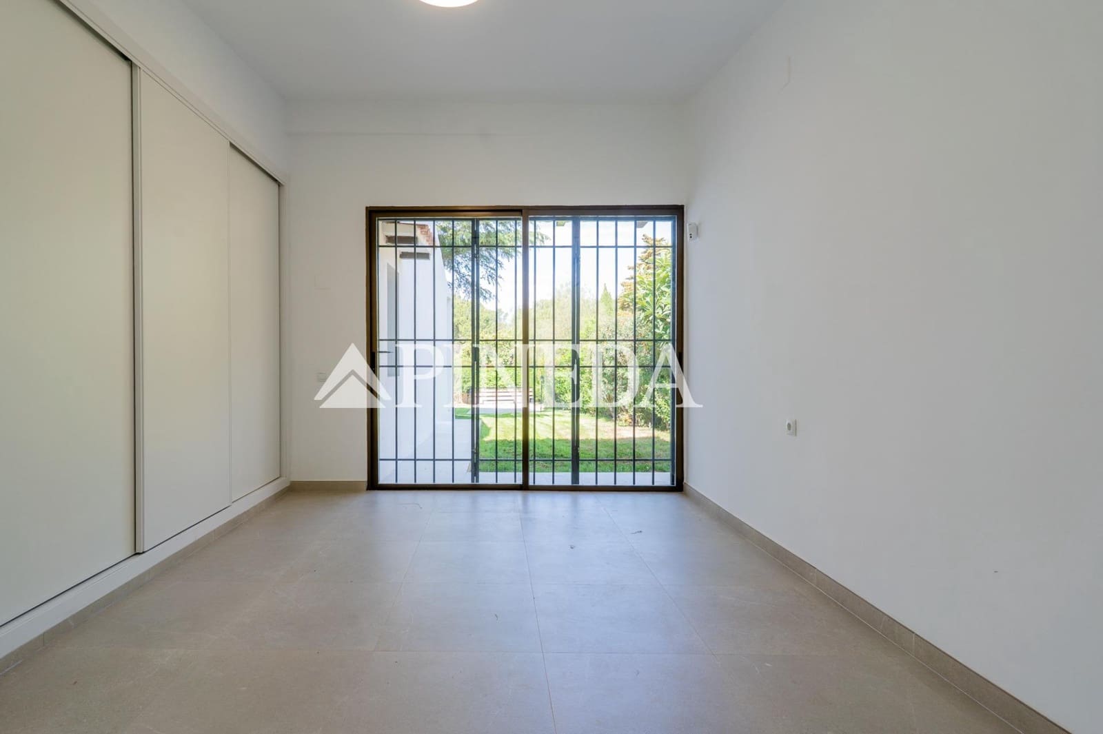 5 Zimmer Villa zu verkaufen in Pucol mit Pool - 1.250.000 € (Ref: 9829088)