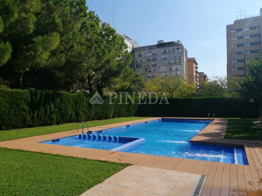 3 camera da letto Appartamento da affittare in Valencia citta con piscina garage - 2.000 € (Rif: 9855448)