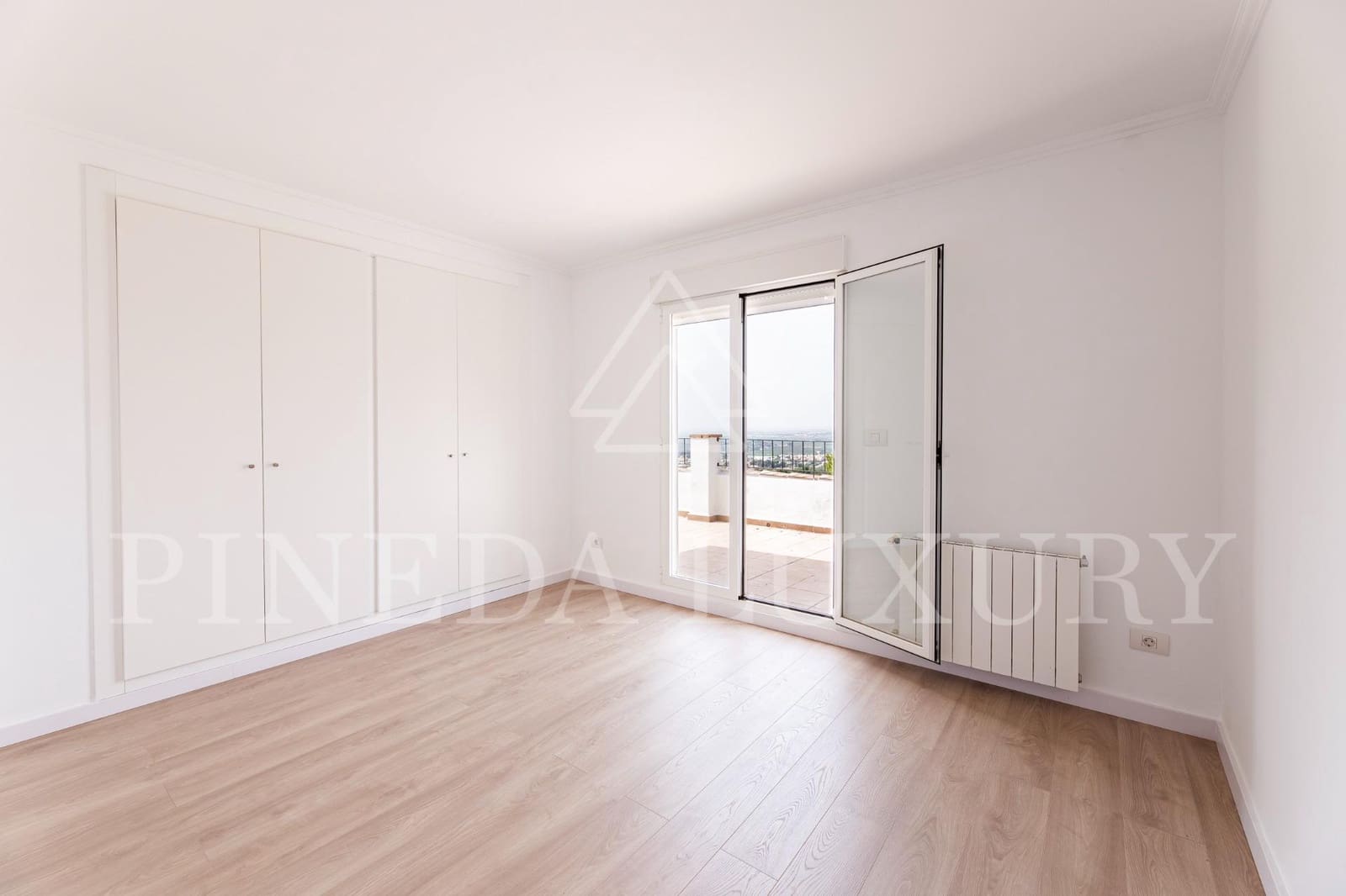 6 soverom Villa til salgs i Pucol med svømmebasseng garasje - € 1 350 000 (Ref: 9876421)