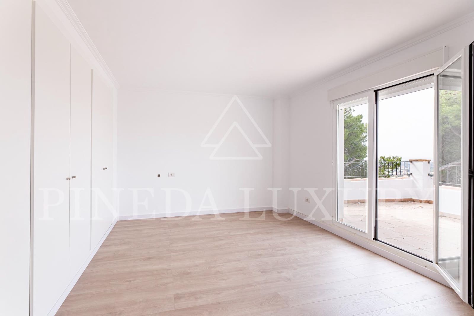 6 soverom Villa til salgs i Pucol med svømmebasseng garasje - € 1 350 000 (Ref: 9876421)