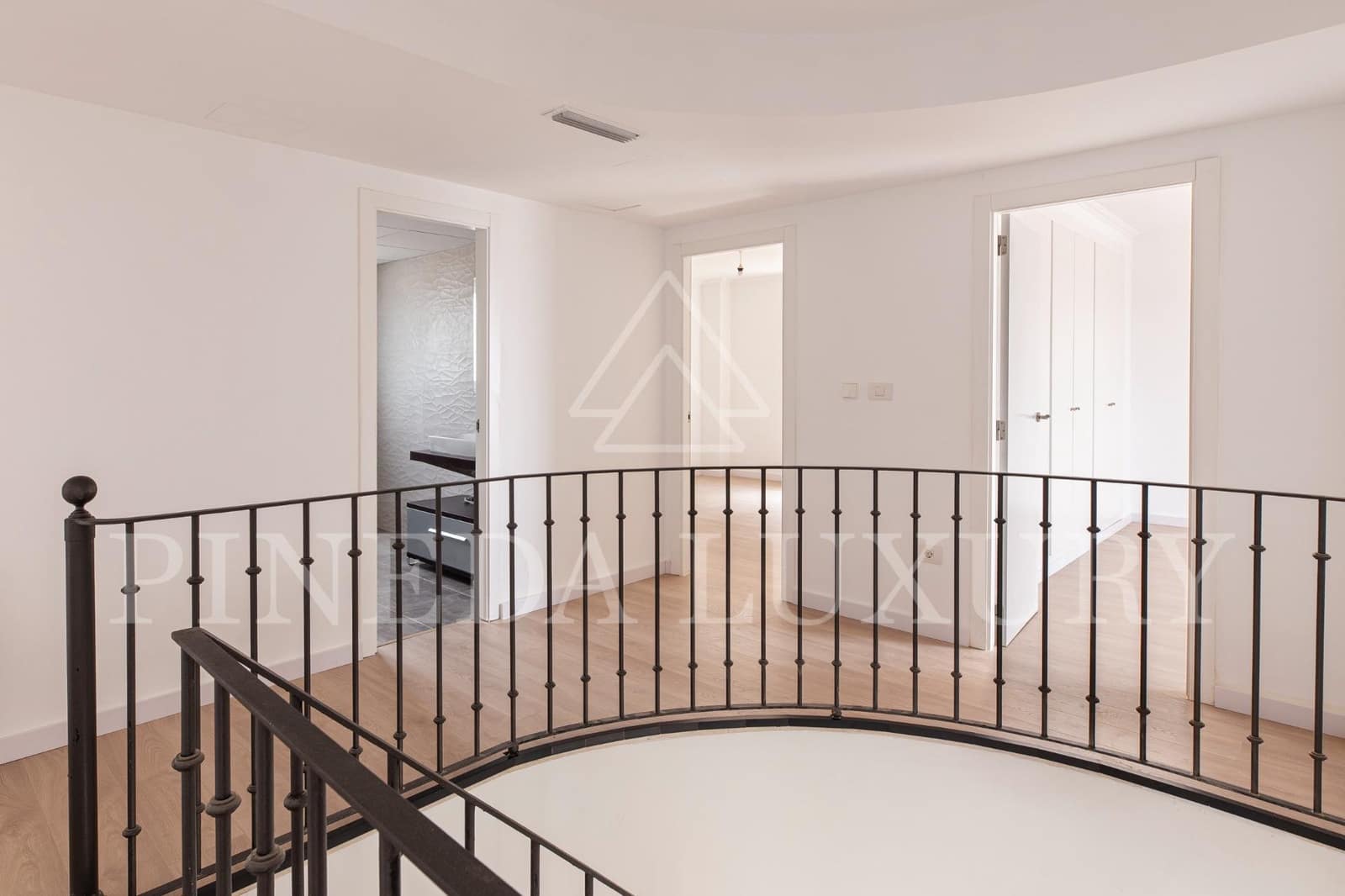 6 soverom Villa til salgs i Pucol med svømmebasseng garasje - € 1 350 000 (Ref: 9876421)