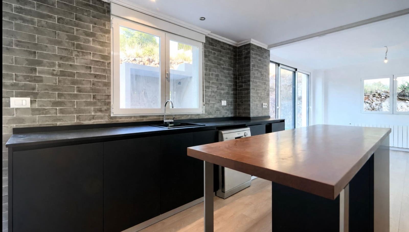 6 soverom Villa til salgs i Pucol med svømmebasseng garasje - € 1 350 000 (Ref: 9876421)