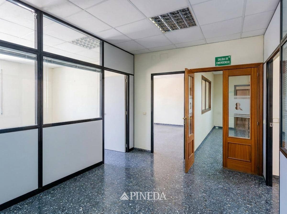 9 makuuhuone Yritys myytävänä paikassa Puig - 700 000 € (Ref: 9892370)