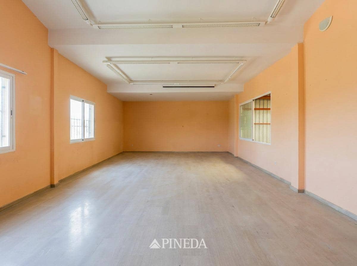 9 makuuhuone Yritys myytävänä paikassa Puig - 700 000 € (Ref: 9892370)