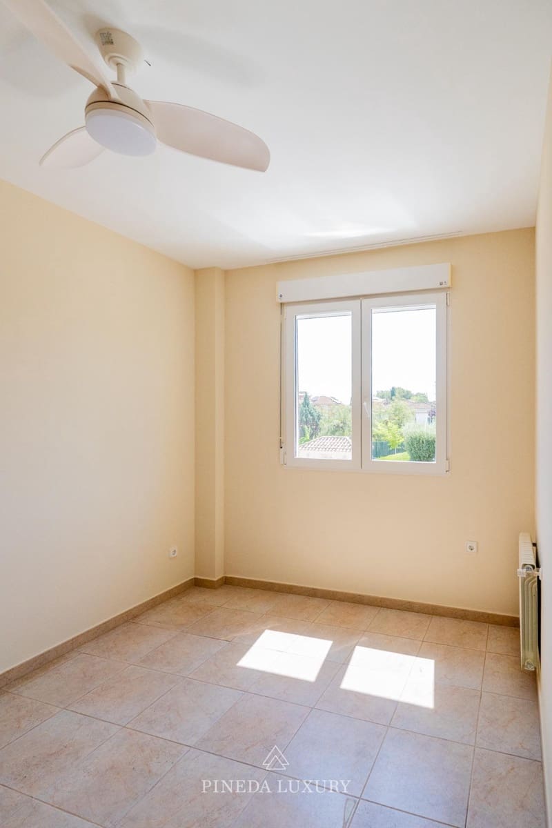 4 Zimmer Villa zu vermieten in Pucol mit Pool Garage - 3.000 € (Ref: 9942525)