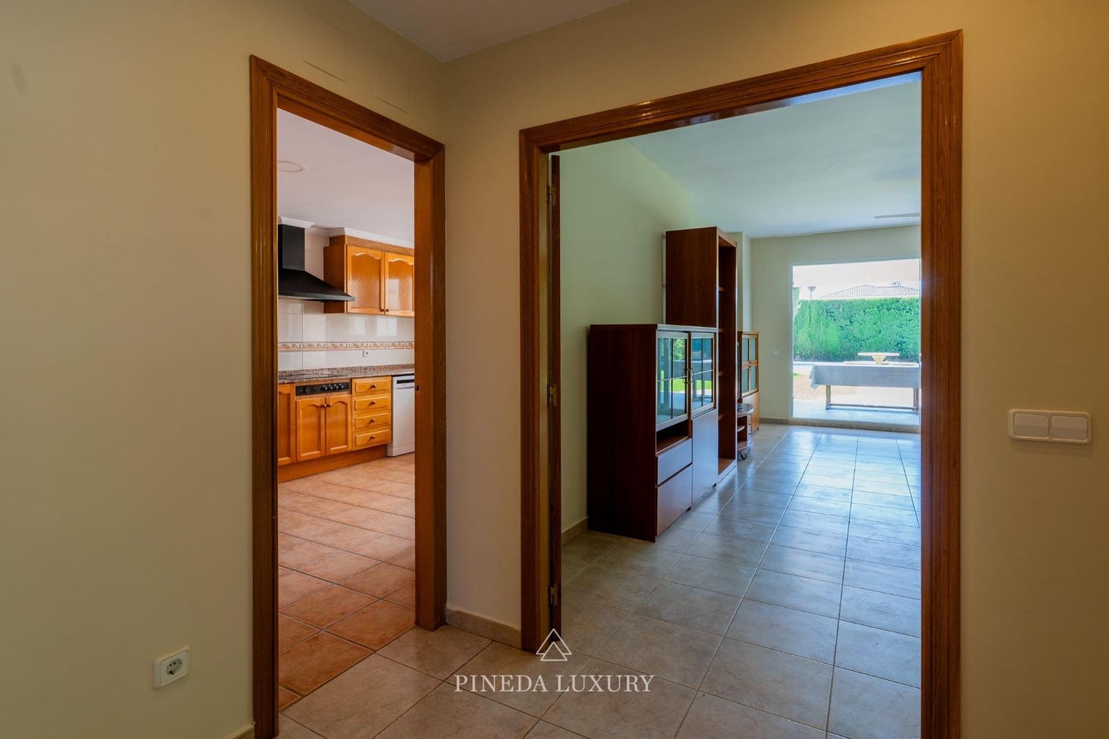 4 Zimmer Villa zu vermieten in Pucol mit Pool Garage - 3.000 € (Ref: 9942525)