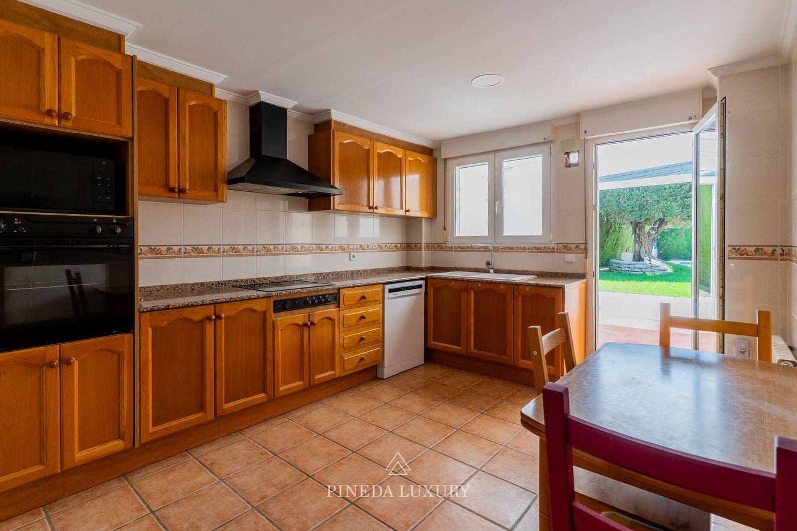4 Zimmer Villa zu vermieten in Pucol mit Pool Garage - 3.000 € (Ref: 9942525)