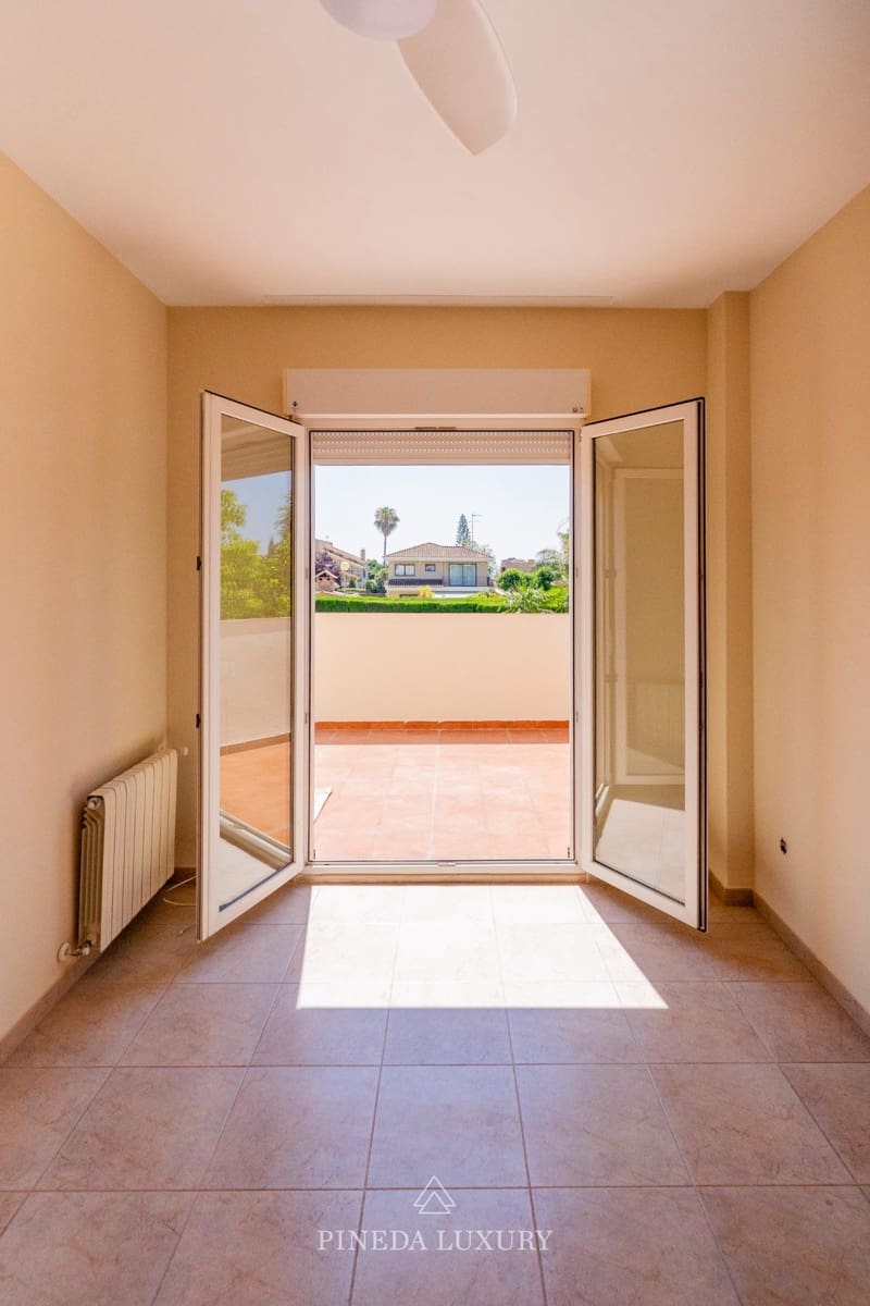 4 Zimmer Villa zu vermieten in Pucol mit Pool Garage - 3.000 € (Ref: 9942525)
