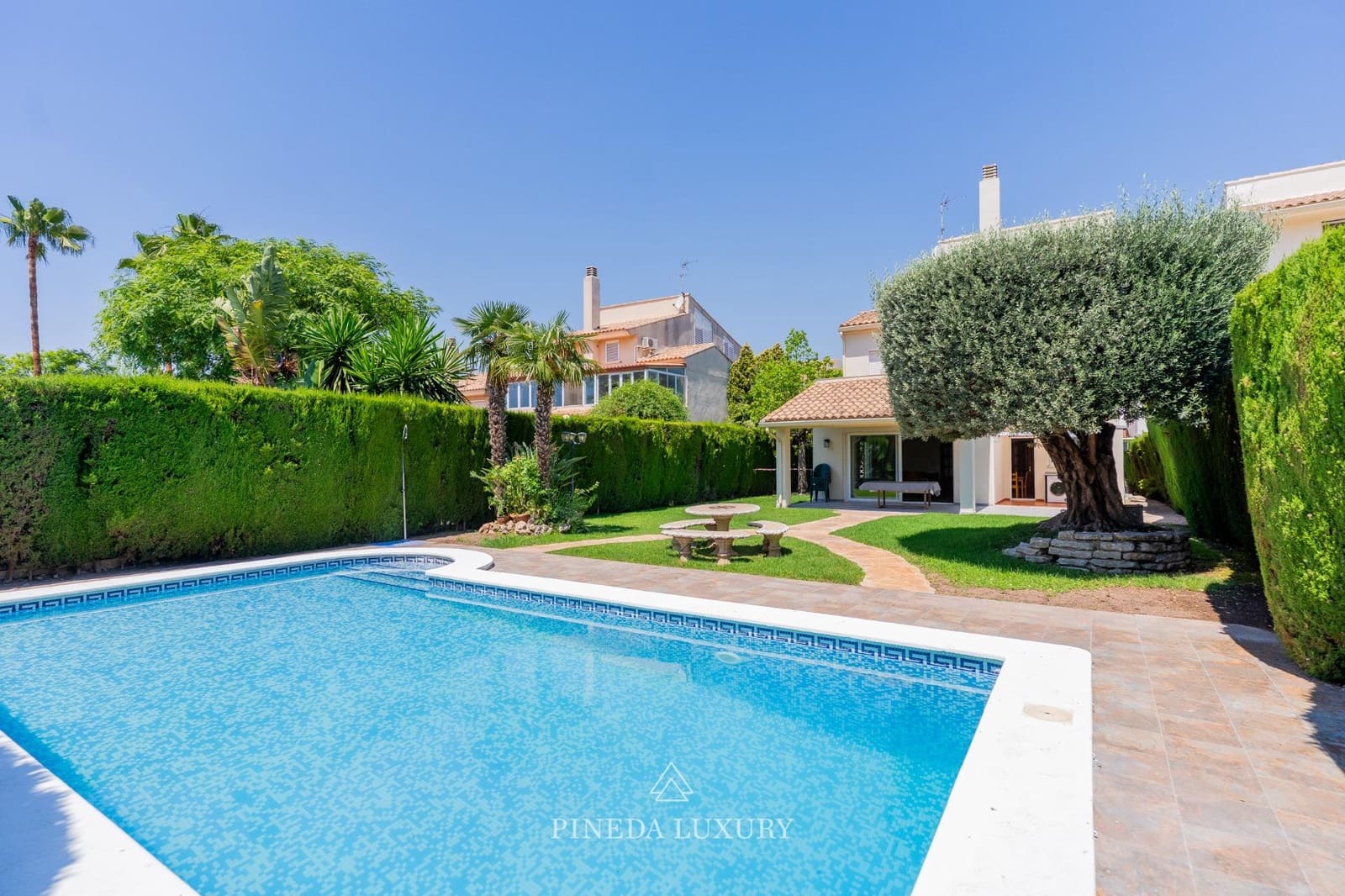 4 Zimmer Villa zu vermieten in Pucol mit Pool Garage - 3.000 € (Ref: 9942525)