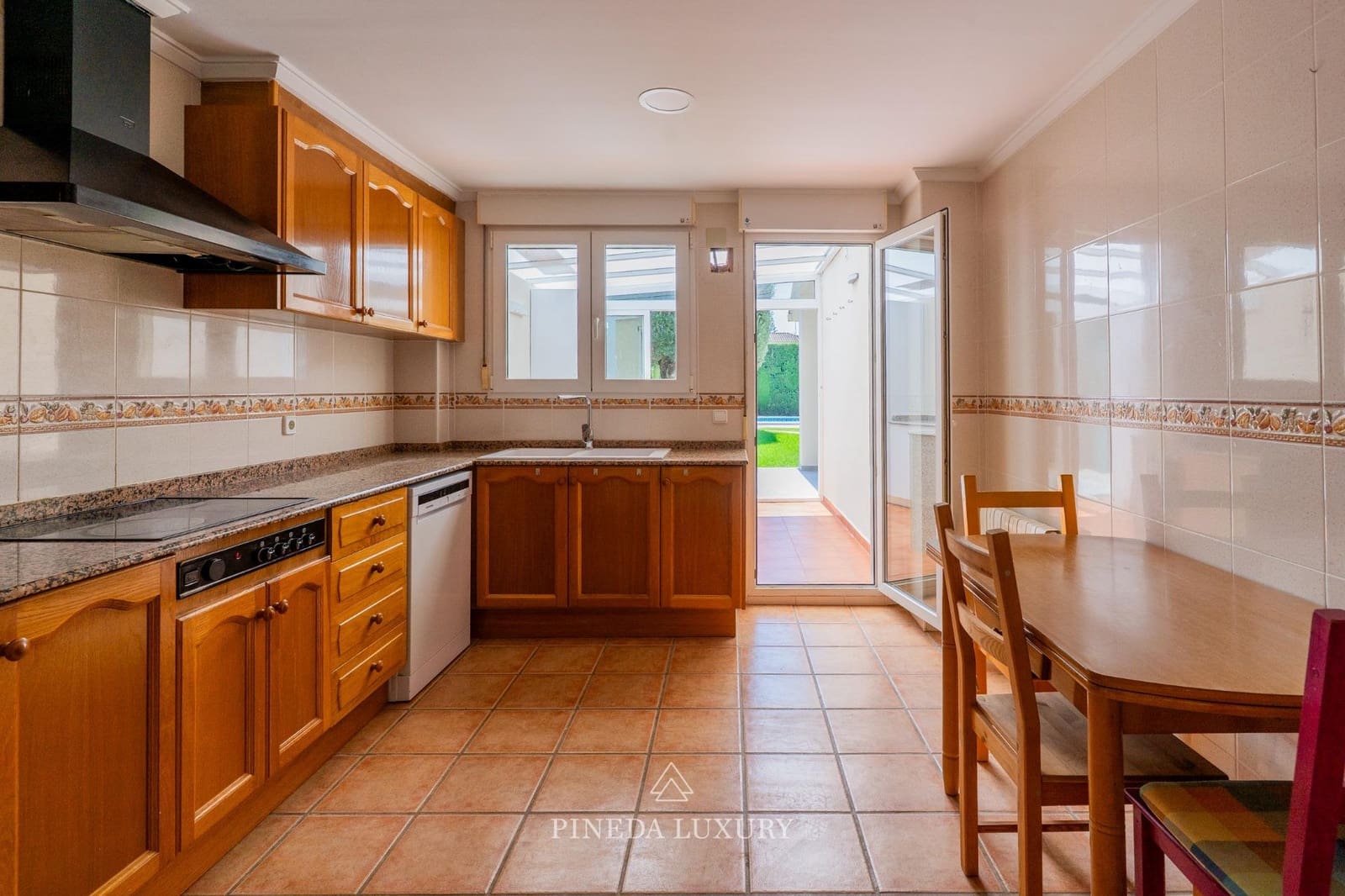4 Zimmer Villa zu vermieten in Pucol mit Pool Garage - 3.000 € (Ref: 9942525)