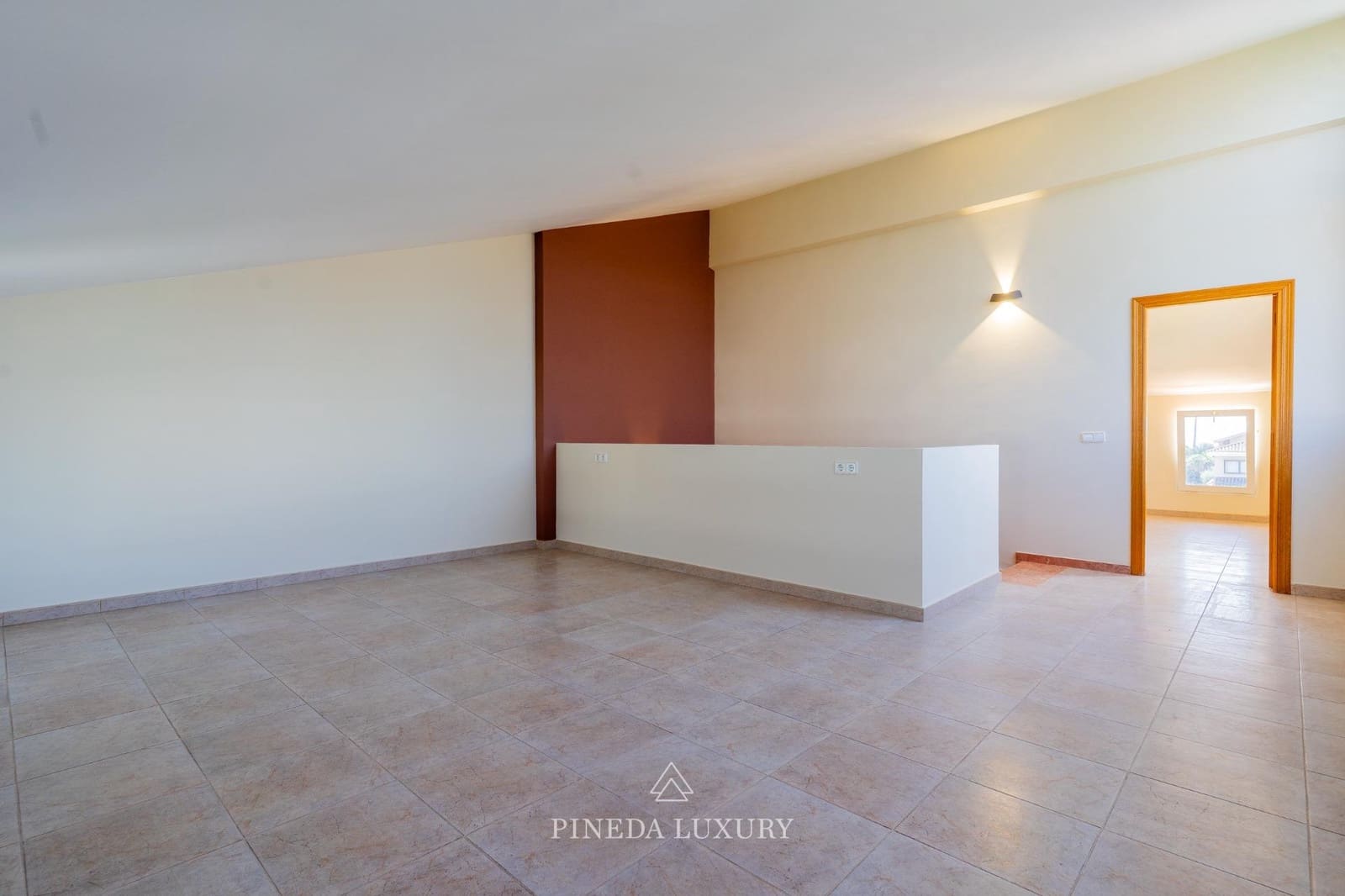 4 Zimmer Villa zu vermieten in Pucol mit Pool Garage - 3.000 € (Ref: 9942525)