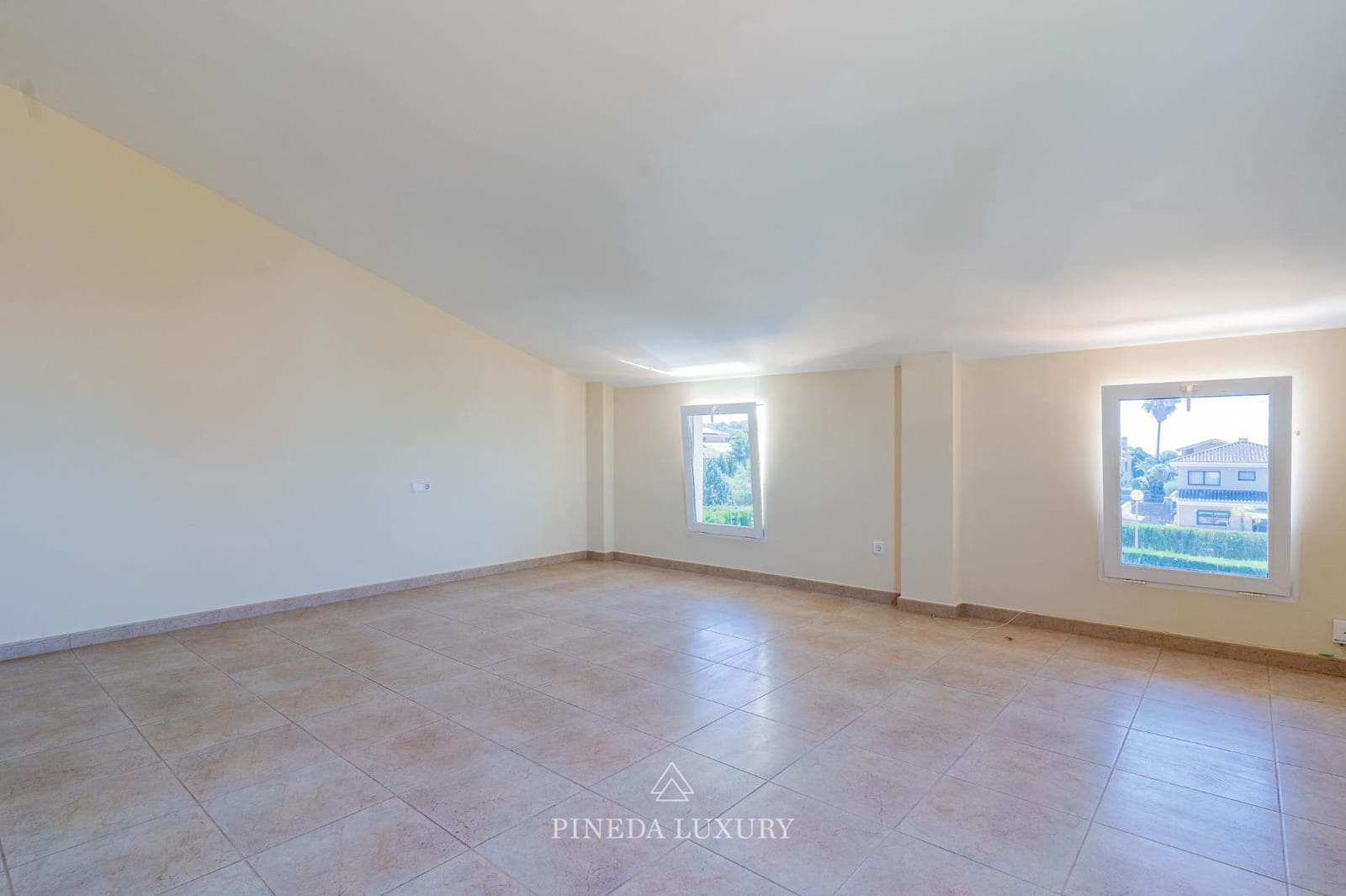 4 Zimmer Villa zu vermieten in Pucol mit Pool Garage - 3.000 € (Ref: 9942525)
