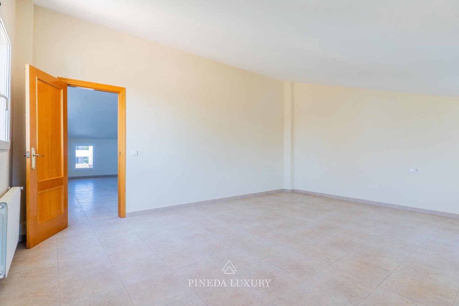 4 Zimmer Villa zu vermieten in Pucol mit Pool Garage - 3.000 € (Ref: 9942525)