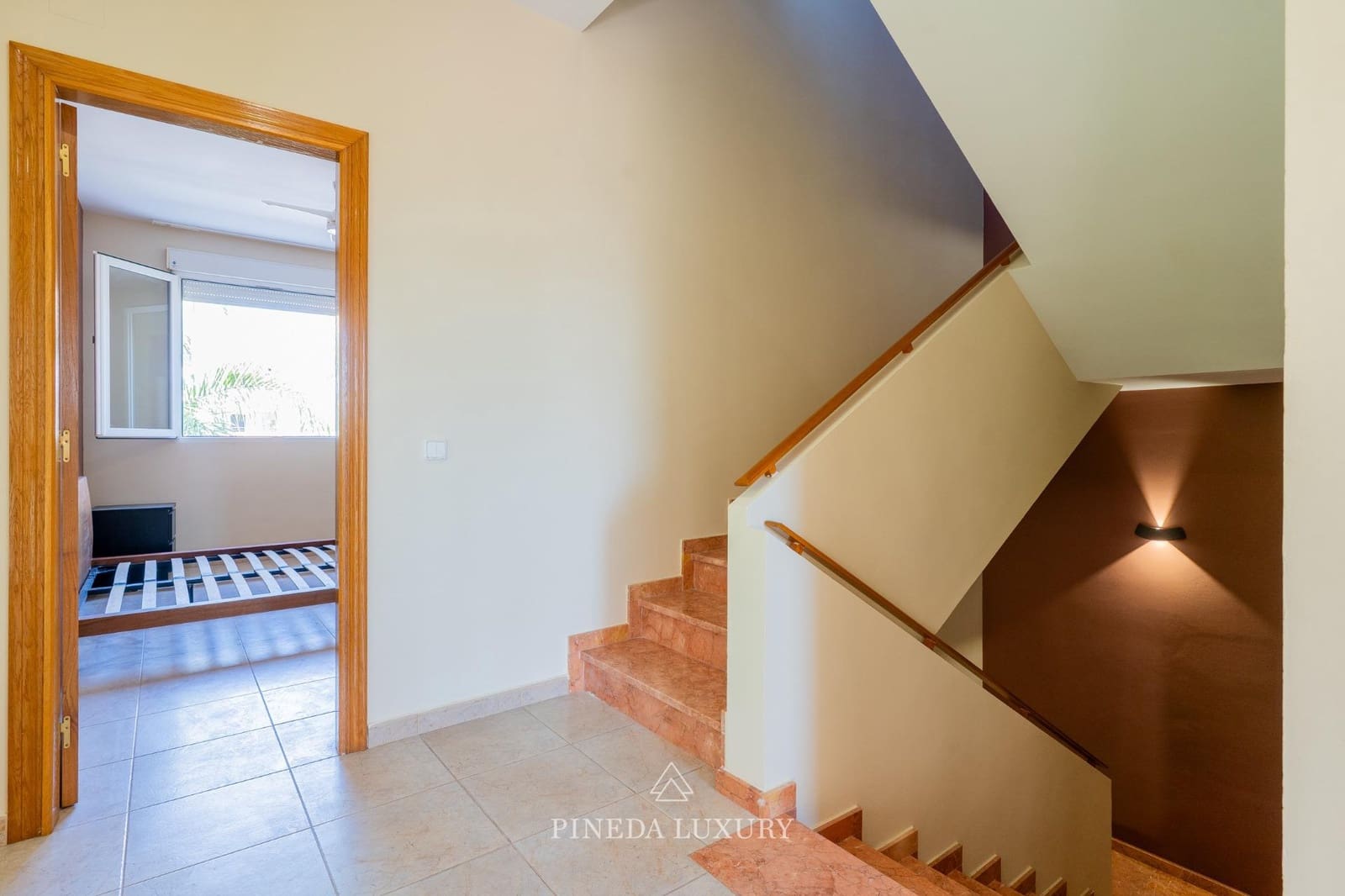 4 Zimmer Villa zu vermieten in Pucol mit Pool Garage - 3.000 € (Ref: 9942525)