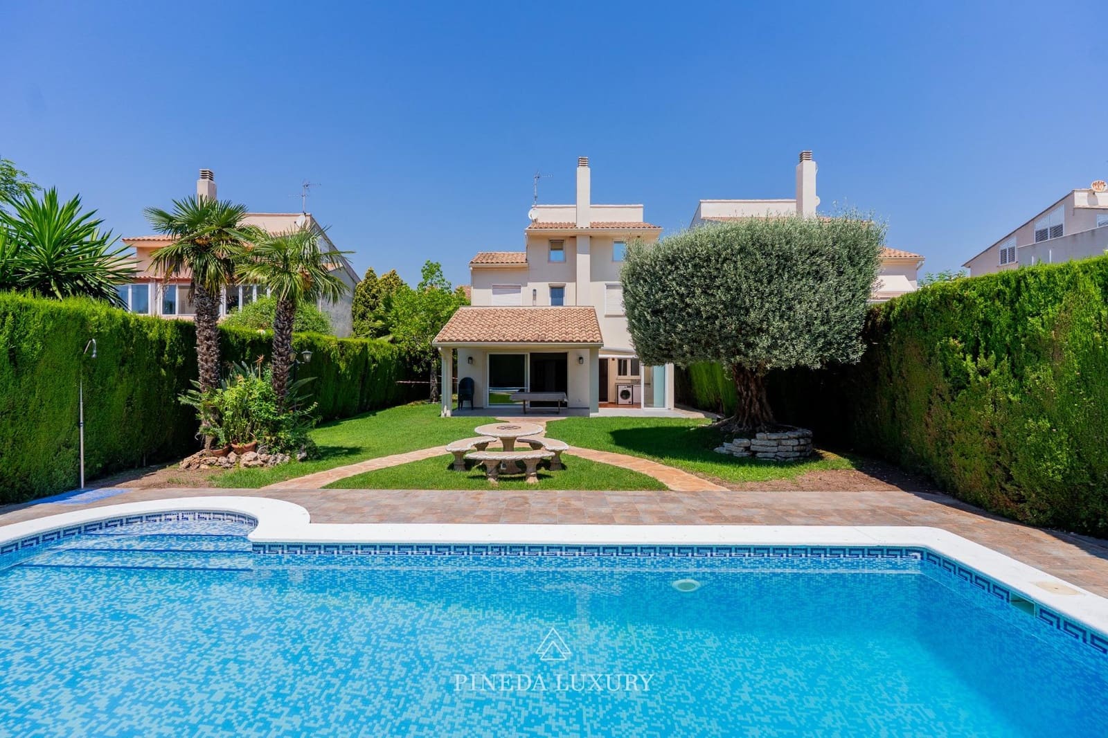 4 Zimmer Villa zu vermieten in Pucol mit Pool Garage - 3.000 € (Ref: 9942525)