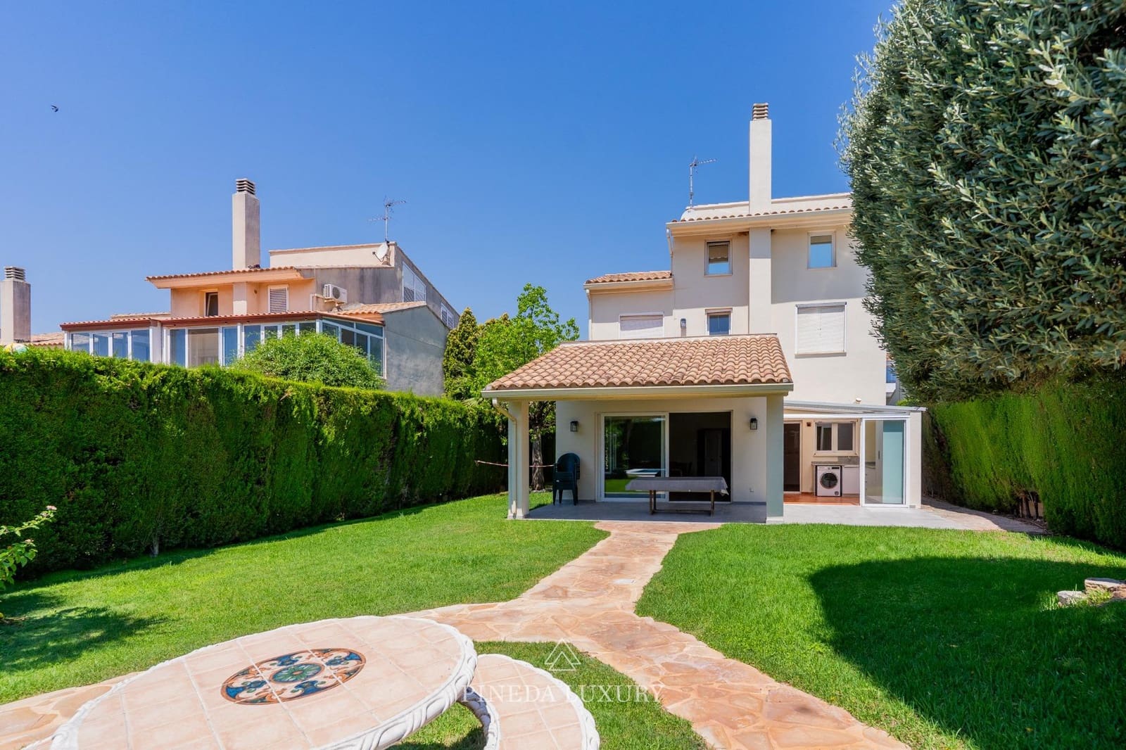 4 Zimmer Villa zu vermieten in Pucol mit Pool Garage - 3.000 € (Ref: 9942525)
