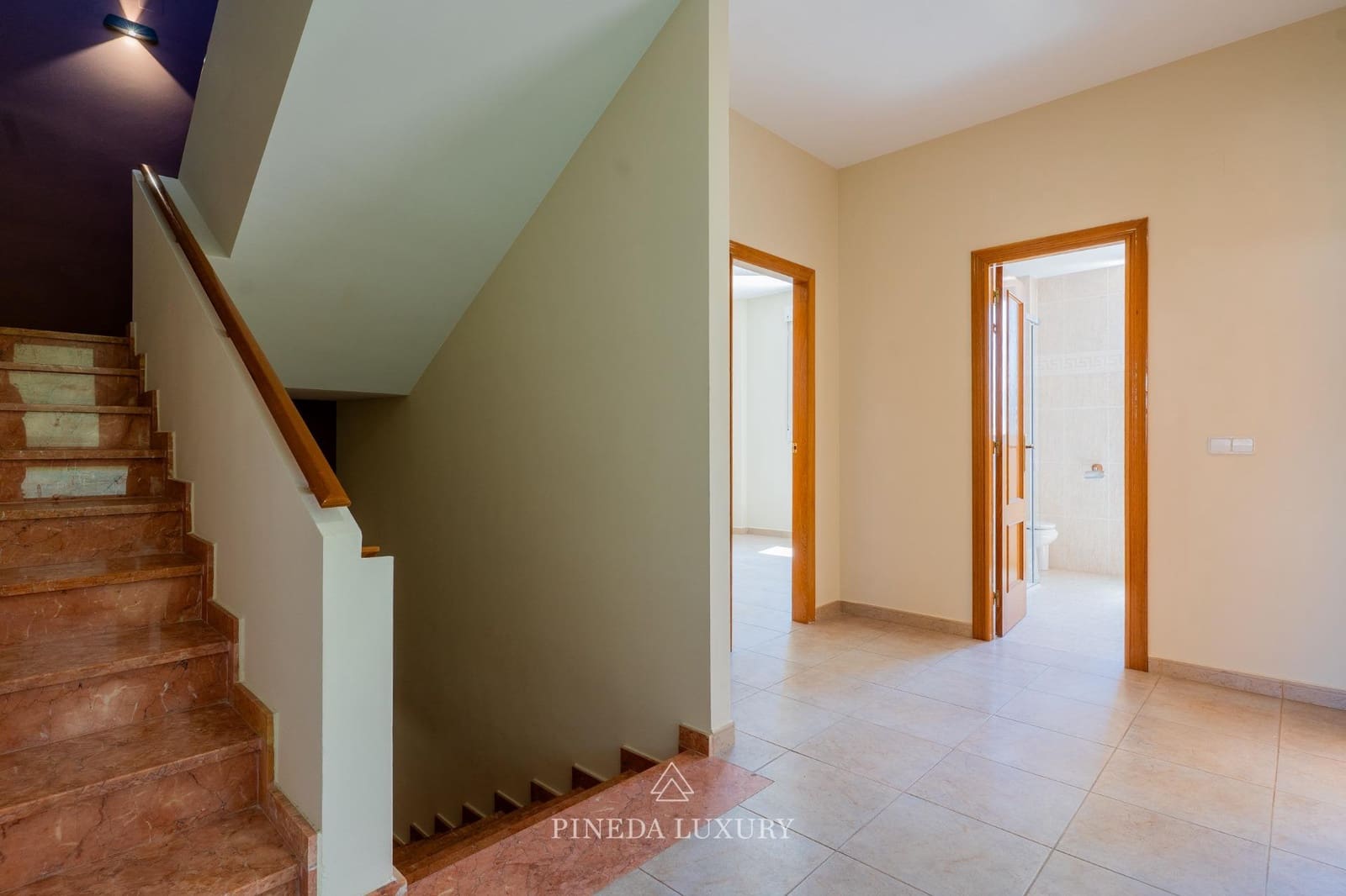 4 Zimmer Villa zu vermieten in Pucol mit Pool Garage - 3.000 € (Ref: 9942525)