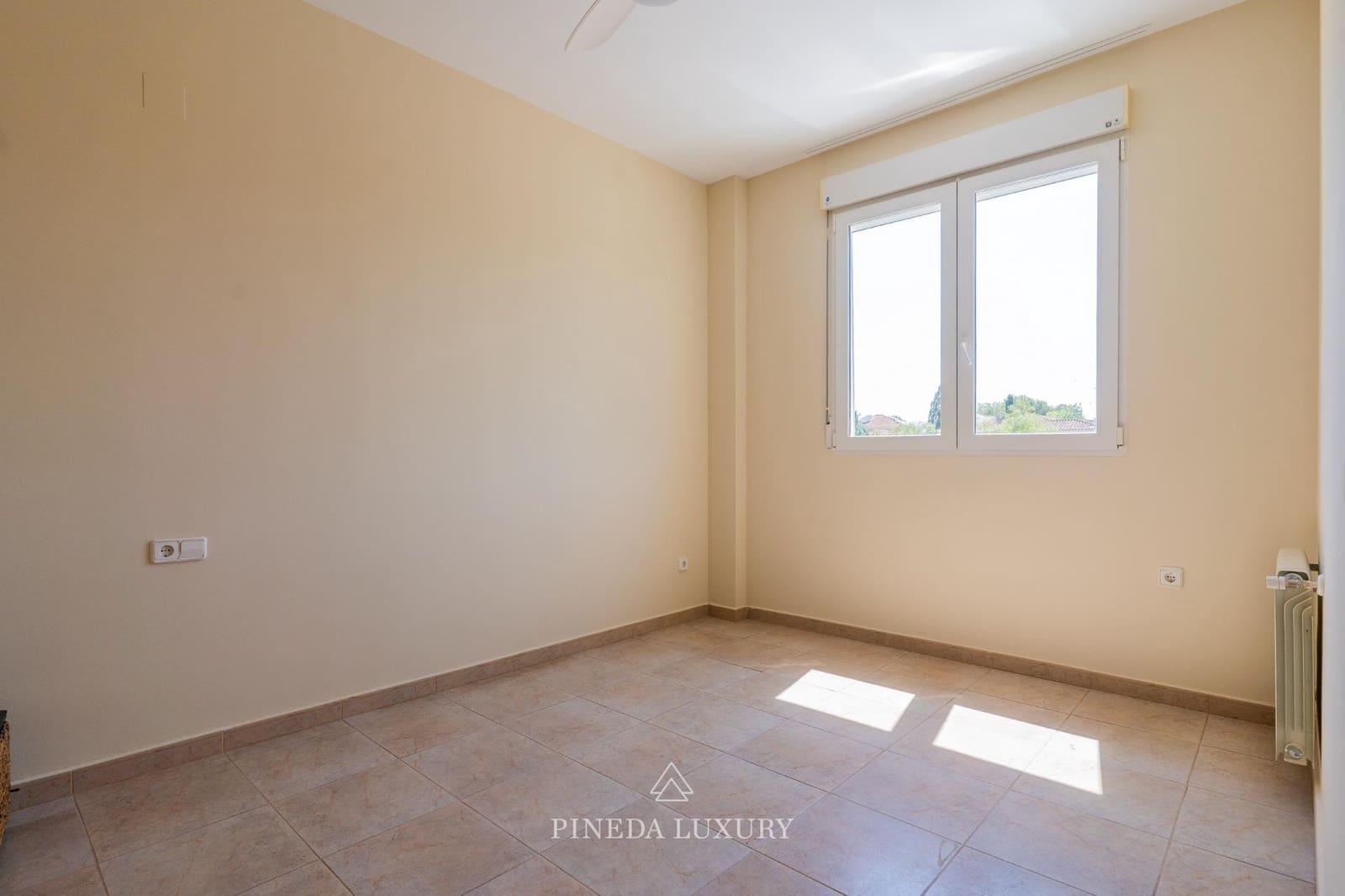 4 Zimmer Villa zu vermieten in Pucol mit Pool Garage - 3.000 € (Ref: 9942525)