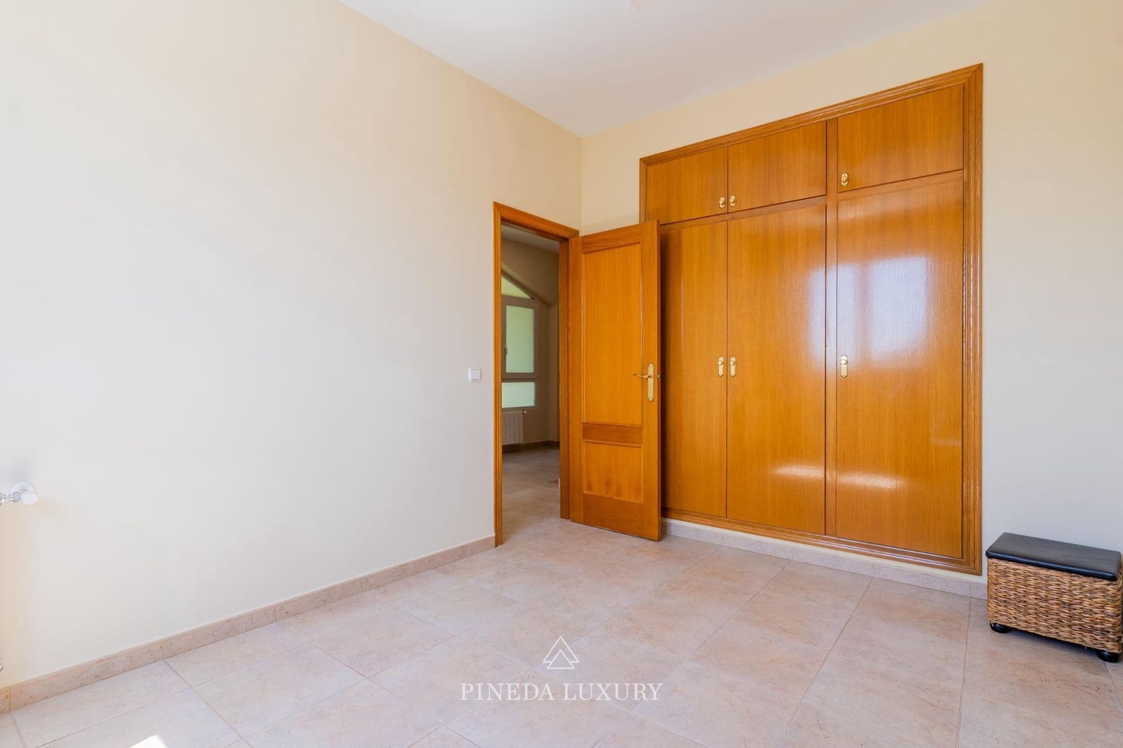4 Zimmer Villa zu vermieten in Pucol mit Pool Garage - 3.000 € (Ref: 9942525)