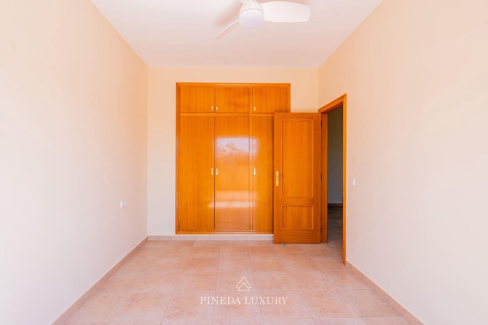 4 Zimmer Villa zu vermieten in Pucol mit Pool Garage - 3.000 € (Ref: 9942525)