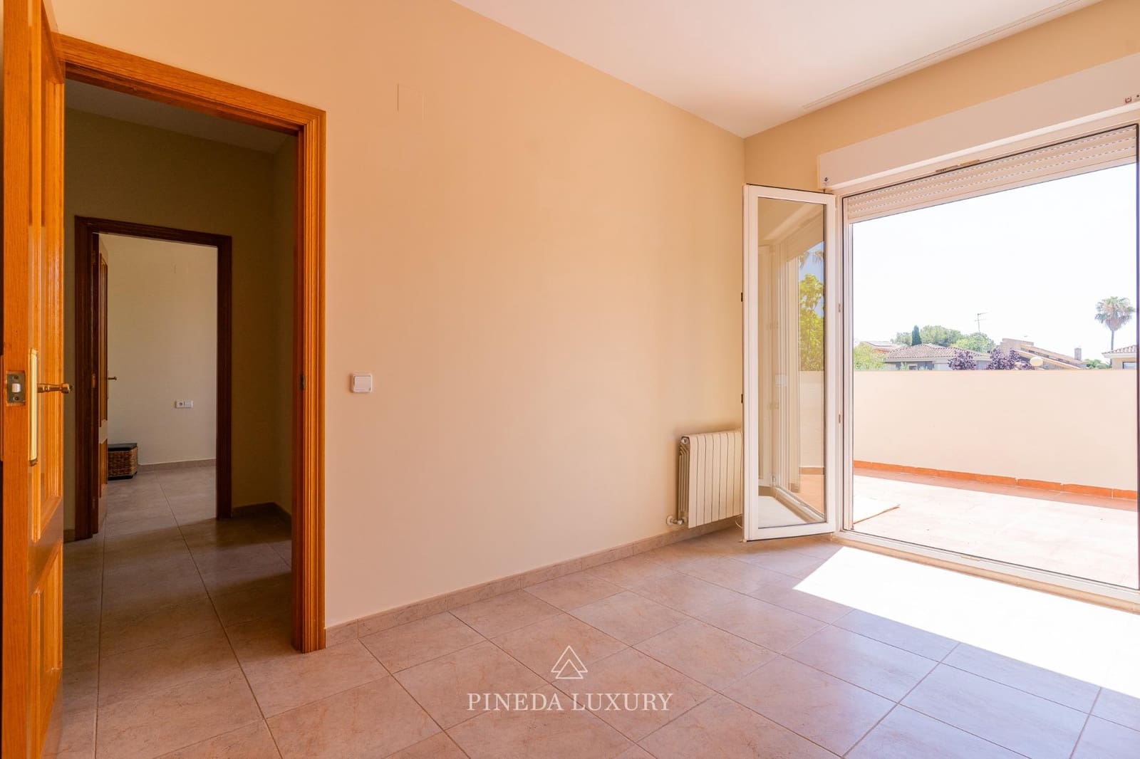 4 Zimmer Villa zu vermieten in Pucol mit Pool Garage - 3.000 € (Ref: 9942525)