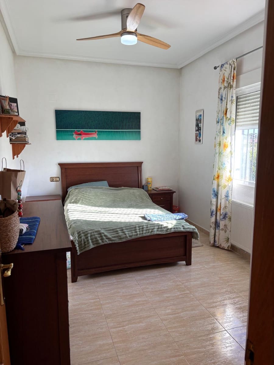 Chalet de 4 habitaciones en Catral en venta con piscina garaje - 369.000 € (Ref: 10078532)