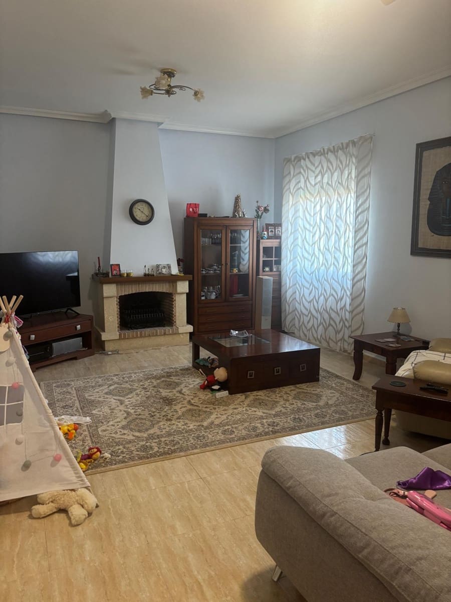 Chalet de 4 habitaciones en Catral en venta con piscina garaje - 369.000 € (Ref: 10078532)