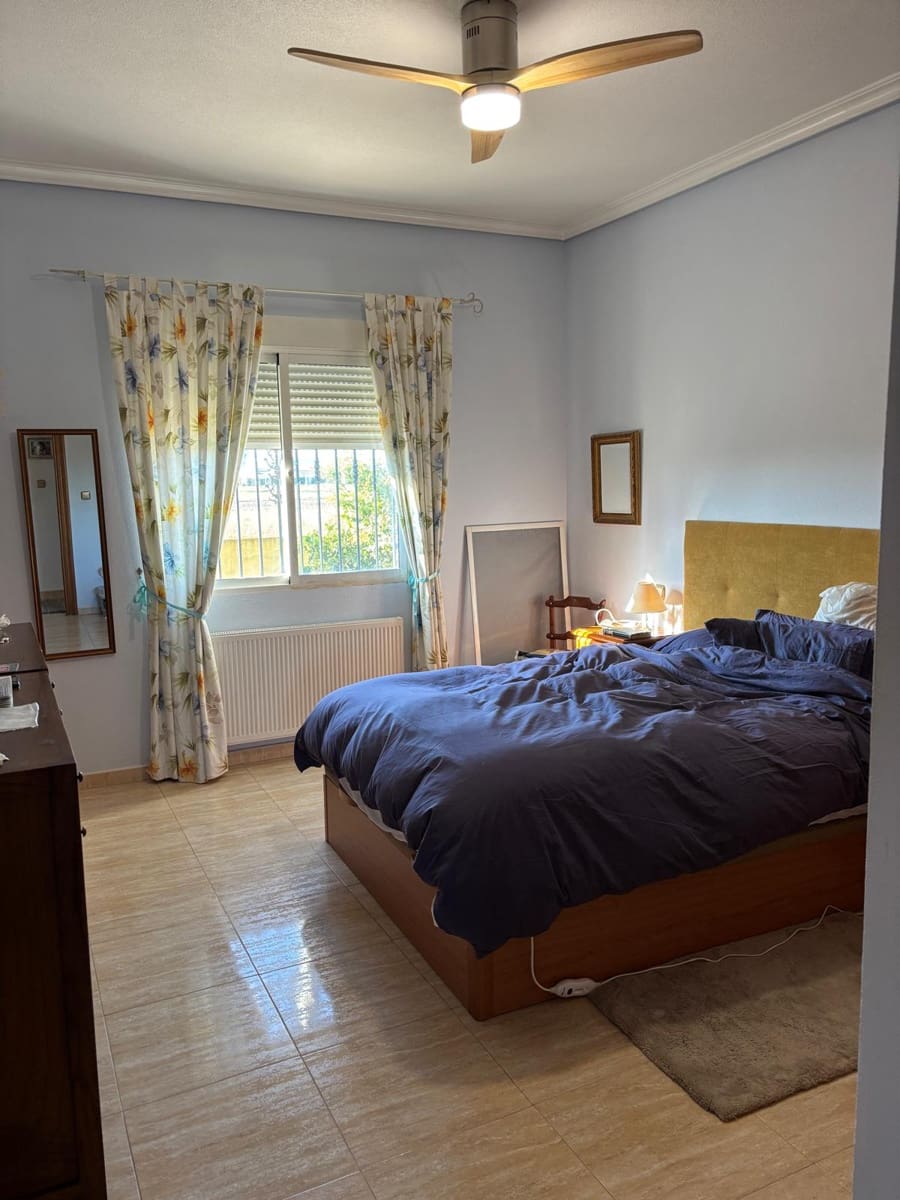 Chalet de 4 habitaciones en Catral en venta con piscina garaje - 369.000 € (Ref: 10078532)