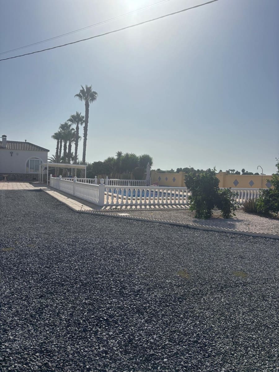 Chalet de 4 habitaciones en Catral en venta con piscina garaje - 369.000 € (Ref: 10078532)