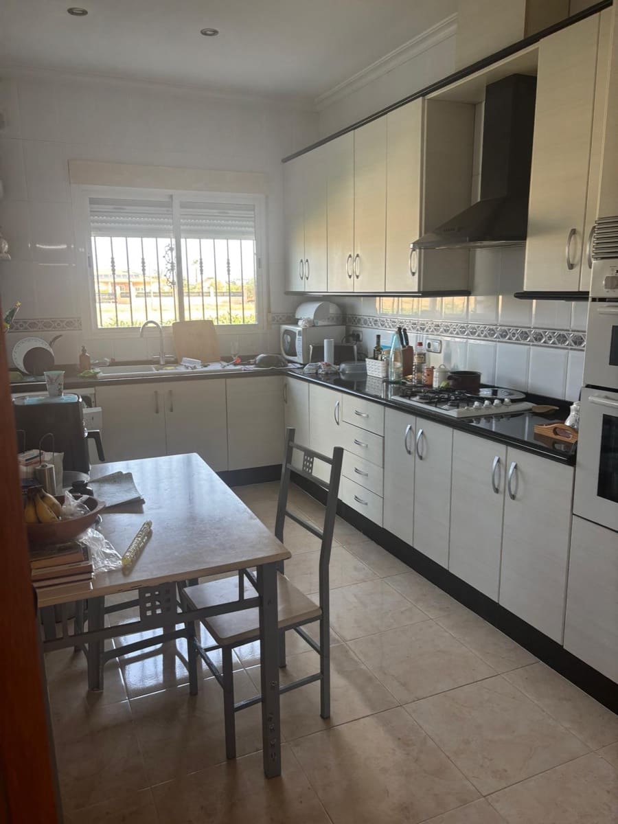 Chalet de 4 habitaciones en Catral en venta con piscina garaje - 369.000 € (Ref: 10078532)