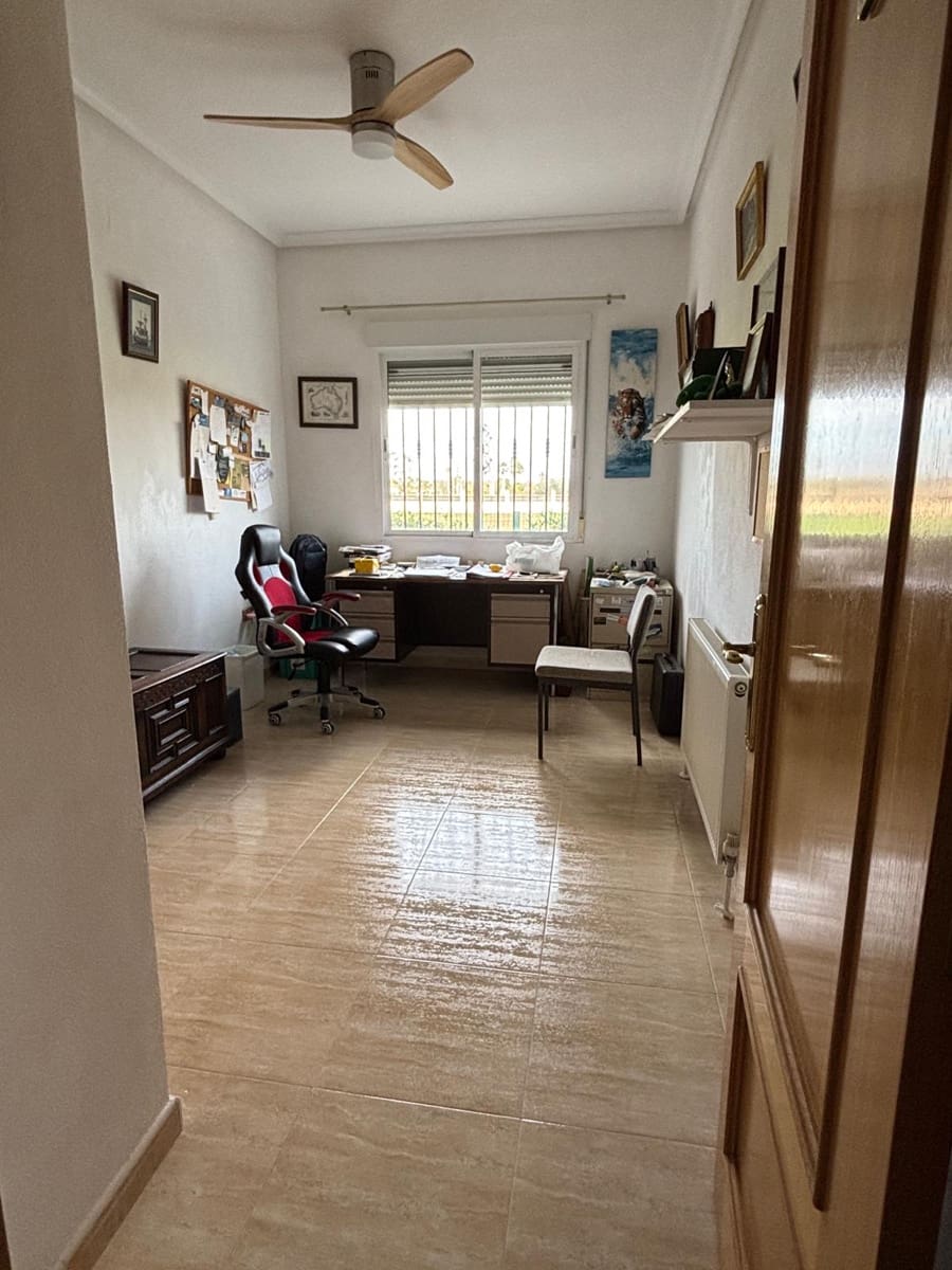 Chalet de 4 habitaciones en Catral en venta con piscina garaje - 369.000 € (Ref: 10078532)