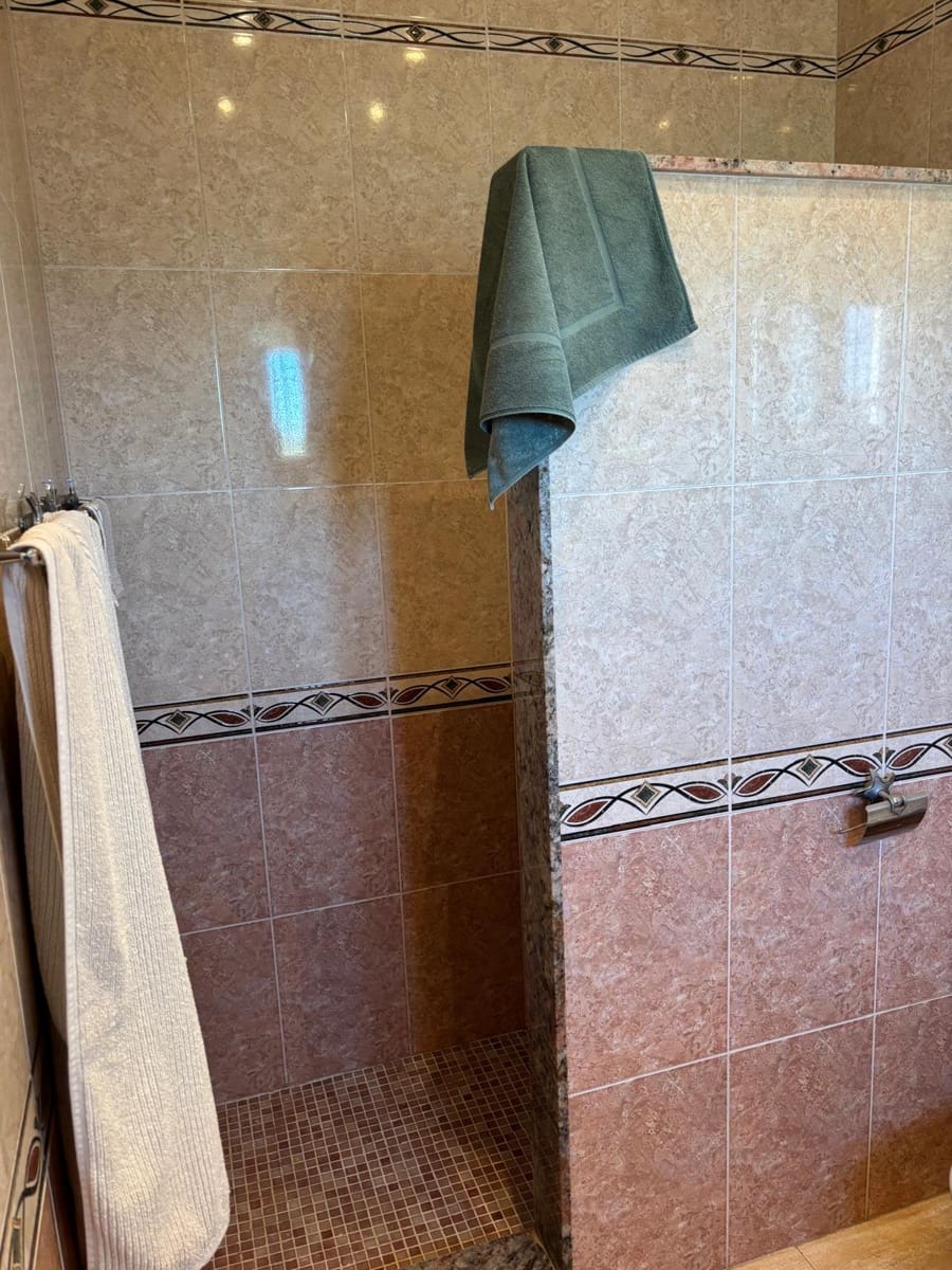 Chalet de 4 habitaciones en Catral en venta con piscina garaje - 369.000 € (Ref: 10078532)