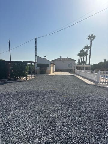 Chalet de 4 habitaciones en Catral en venta con piscina garaje - 369.000 € (Ref: 10078532)